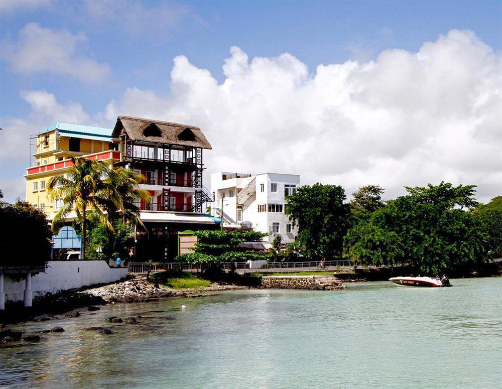 Azure Beach Boutique Hotel Grand Baie Exterior photo