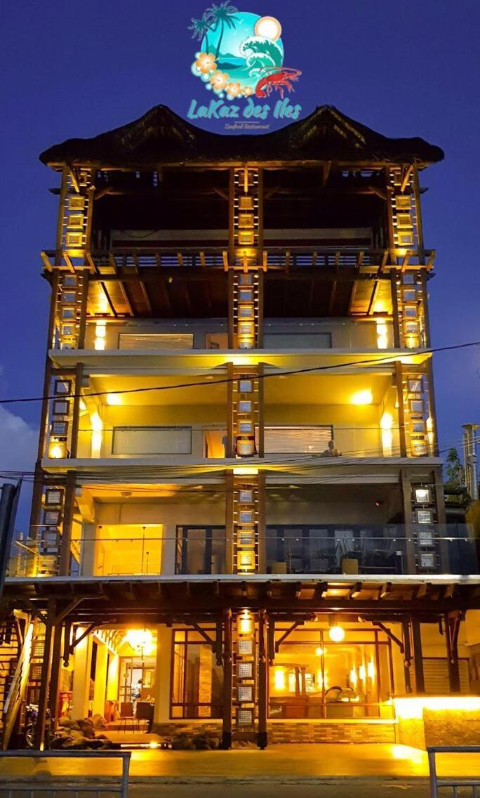 Azure Beach Boutique Hotel Grand Baie Exterior photo